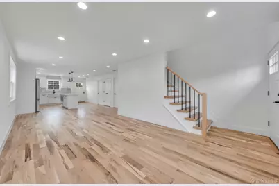 27 Elizabeth Court, Hempstead, NY 11550 - Photo 7