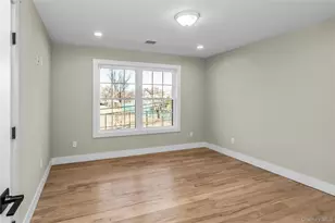 47 Shelter Hill Rd, Plainview, NY 11803 - Photo 19