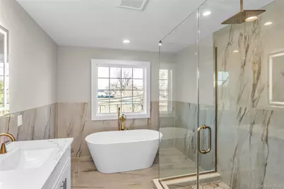 47 Shelter Hill Road, Plainview, NY 11803 - Photo 17