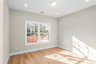 47 Shelter Hill Rd, Plainview, NY 11803 - Photo 13