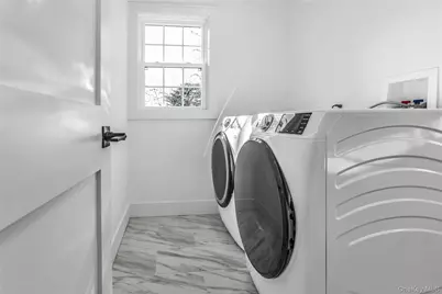 47 Shelter Hill Road, Plainview, NY 11803 - Photo 21