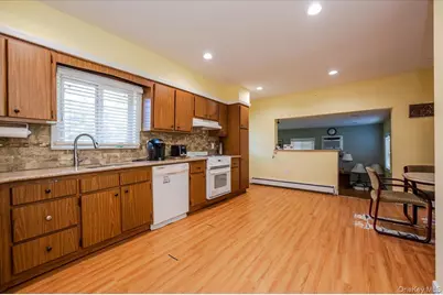 27 Hewlett Point Avenue, East Rockaway, NY 11518 - Photo 7