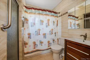 27 Hewlett Point Ave, East Rockaway, NY 11518 - Photo 13