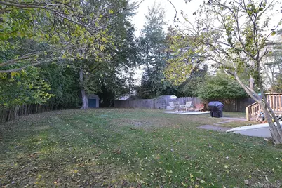 386 Grove Avenue, Patchogue, NY 11772 - Photo 23