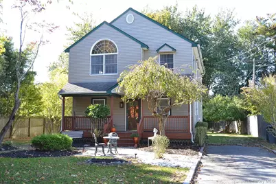 386 Grove Avenue, Patchogue, NY 11772 - Photo 3