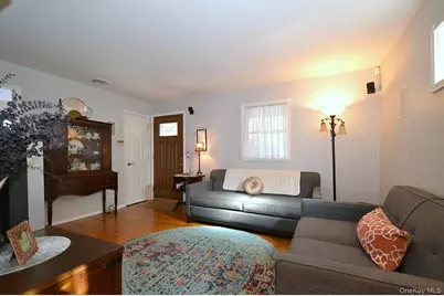 386 Grove Avenue, Patchogue, NY 11772 - Photo 9