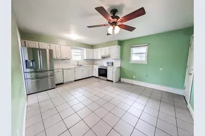 16 Elm Road E, Mastic Beach, NY 11951 - Photo 5