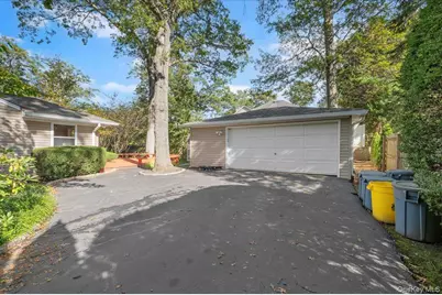 1109 Round Swamp Road, Old Bethpage, NY 11804 - Photo 43