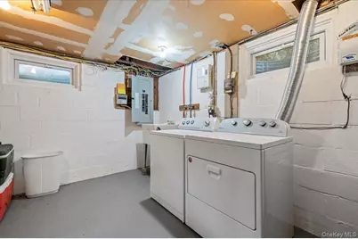 1109 Round Swamp Road, Old Bethpage, NY 11804 - Photo 39