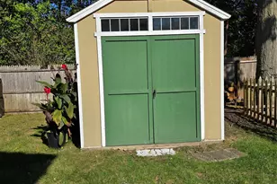 73 St George Dr, Shirley, NY 11967 - Photo 33