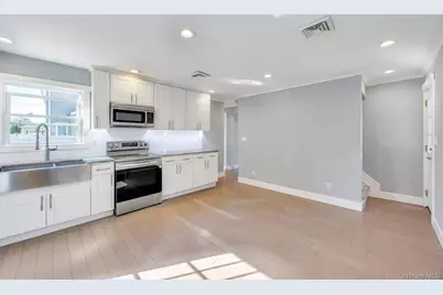 259 35th Street, Lindenhurst, NY 11757 - Photo 11