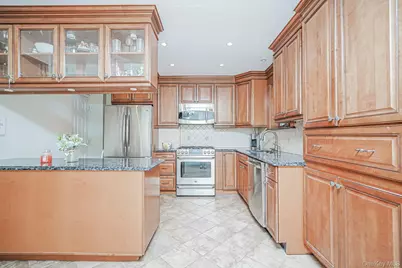 8907 16th Avenue, Brooklyn, NY 11214 - Photo 7