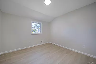 109 Westwood Avenue, Deer Park, NY 11729 - Photo 11