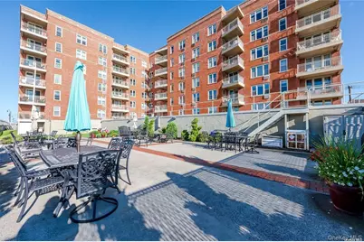 560 W Broadway #3H, Long Beach, NY 11561 - Photo 11