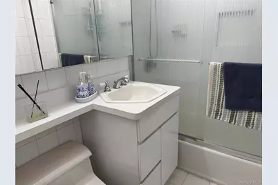 560 W Broadway #3H, Long Beach, NY 11561 - Photo 9