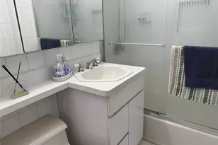 560 W Broadway, Long Beach, NY 11561 - Photo 9