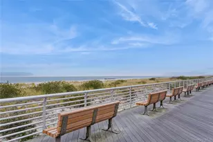 560 W Broadway, Long Beach, NY 11561 - Photo 13