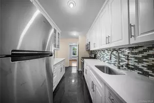 67-50 Thornton Pl, Forest Hills, NY 11375 - Photo 7