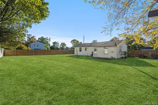 501 Scherger Ave, Patchogue, NY 11772 - Photo 15