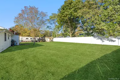 501 Scherger Avenue, Patchogue, NY 11772 - Photo 17