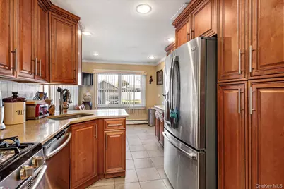 247 N Columbus Avenue, Freeport, NY 11520 - Photo 13