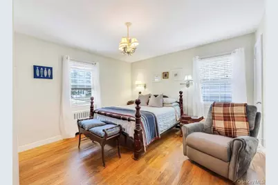 60 Underhill Avenue, Hicksville, NY 11801 - Photo 9