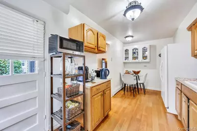 60 Underhill Avenue, Hicksville, NY 11801 - Photo 7