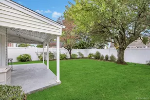 60 Underhill Ave, Hicksville, NY 11801 - Photo 3