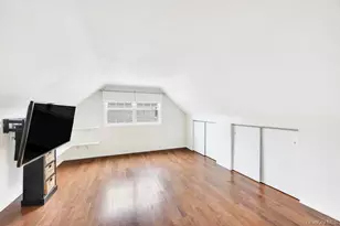 60 Underhill Ave, Hicksville, NY 11801 - Photo 15