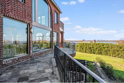 25 Edgewater Lane, Great Neck, NY 11023 - Photo 29