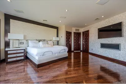 25 Edgewater Lane, Great Neck, NY 11023 - Photo 15