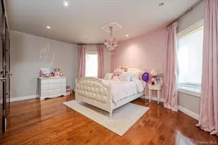 25 Edgewater Ln, Great Neck, NY 11023 - Photo 19