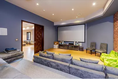 25 Edgewater Lane, Great Neck, NY 11023 - Photo 25