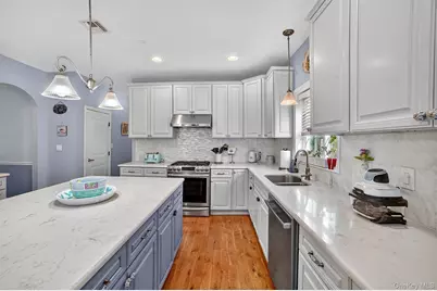 6 Clarion Drive, White Plains, NY 10603 - Photo 21