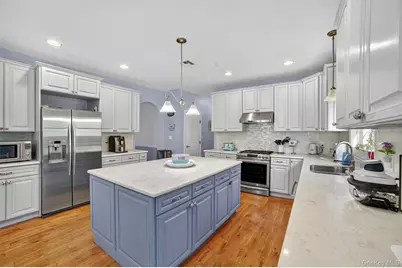 6 Clarion Drive, White Plains, NY 10603 - Photo 17