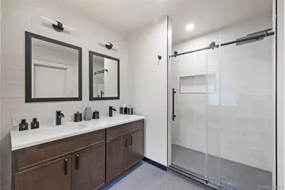 60 Aberfoyle Road, New Rochelle, NY 10804 - Photo 13