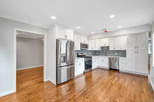 1039 Joselson Ave, Bay Shore, NY 11706 - Photo 19