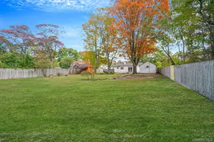 1039 Joselson Ave, Bay Shore, NY 11706 - Photo 27