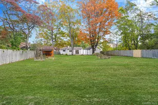 1039 Joselson Ave, Bay Shore, NY 11706 - Photo 25