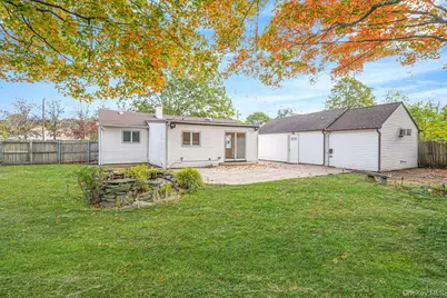 1039 Joselson Avenue, Bay Shore, NY 11706 - Photo 23