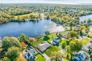 11 Cranberry Dr, Islip, NY 11751 - Photo 37