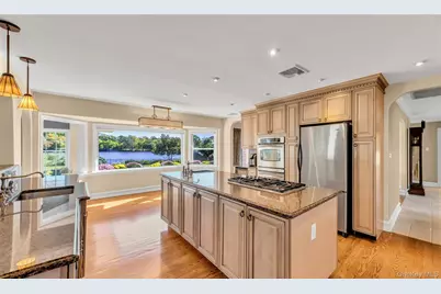 11 Cranberry Drive, Islip, NY 11751 - Photo 11