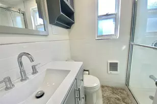 264-15 Langston Ave, Glen Oaks, NY 11004 - Photo 11