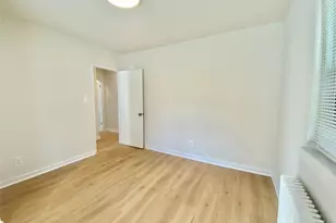 264-15 Langston Ave, Glen Oaks, NY 11004 - Photo 9