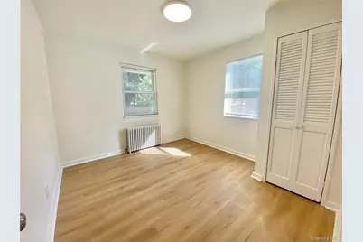 264-15 Langston Avenue #1st FL, Glen Oaks, NY 11004 - Photo 7