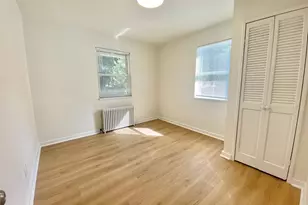 264-15 Langston Ave, Glen Oaks, NY 11004 - Photo 7