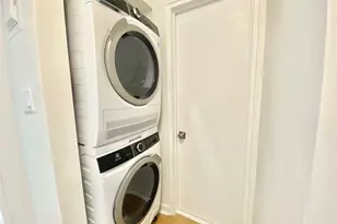 264-15 Langston Ave, Glen Oaks, NY 11004 - Photo 15