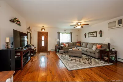 165 Davis Avenue, Inwood, NY 11096 - Photo 3