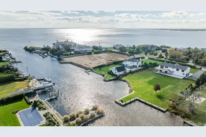 147 W Bayberry Road, Islip, NY 11751 - Photo 3