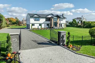 147 W Bayberry Rd, Islip, NY 11751 - Photo 3